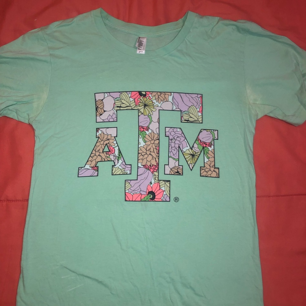 Texas A&M t-shirt size small